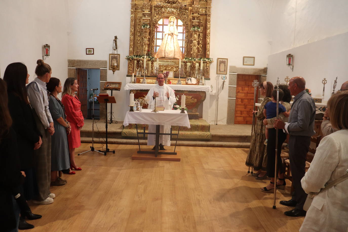 Relevo para la Virgen de Gracia Carrero en Gallegos de Solmirón