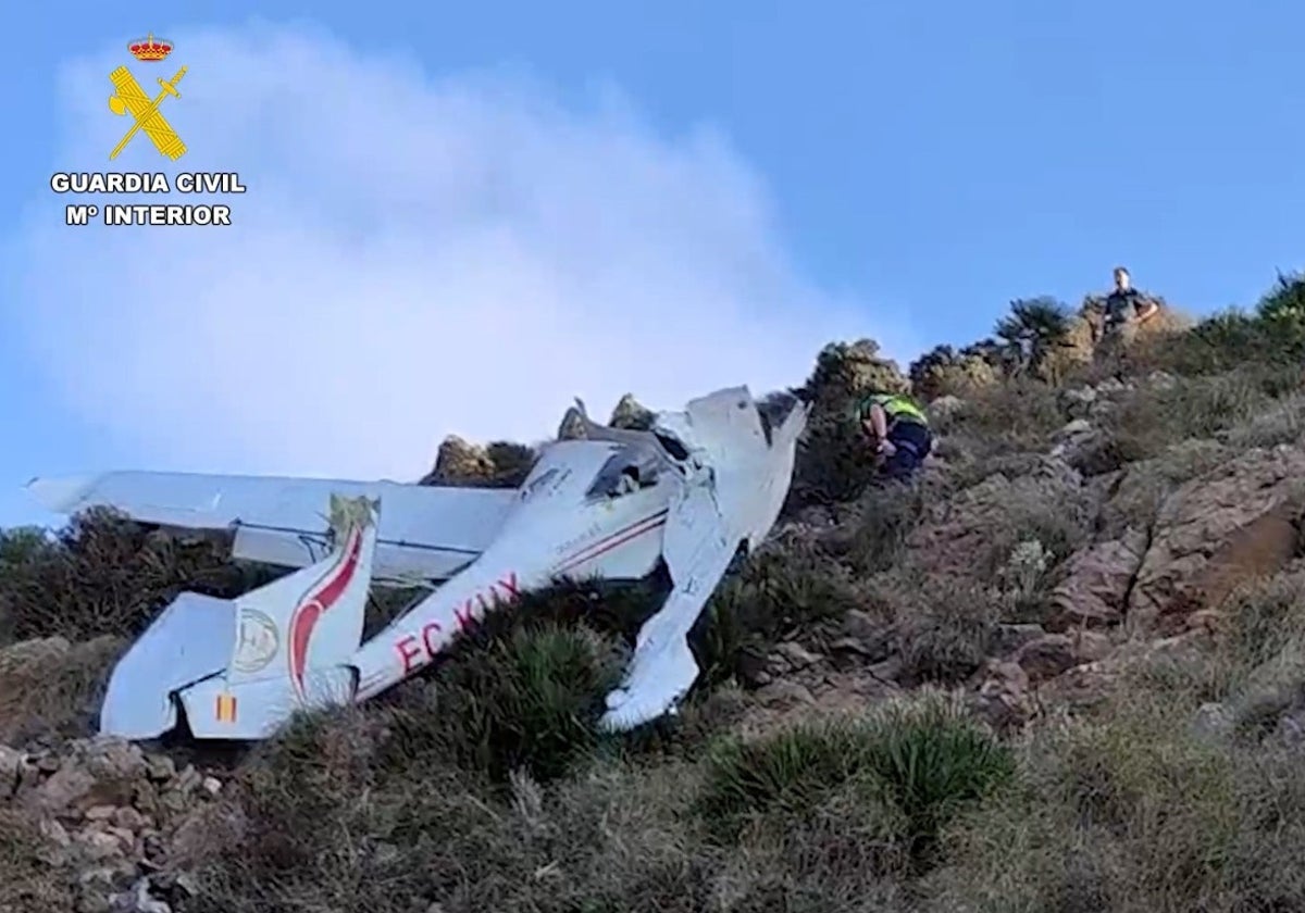 Así quedó la avioneta que se estrelló en el Cabo de Gata.