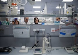 Farmacéuticos en el laboratorio