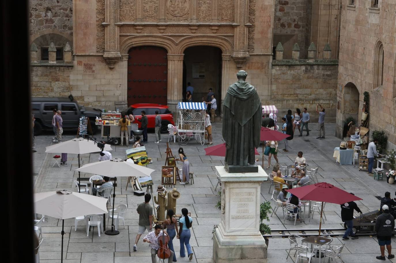 Las curiosas imágenes del comienzo del rodaje de la película de Bollywood