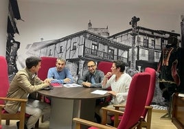 Mario Cavero, Miguel Ángel Luengo, David Serrada y Soledad Ruiz en el Ayuntamiento de La Alberca