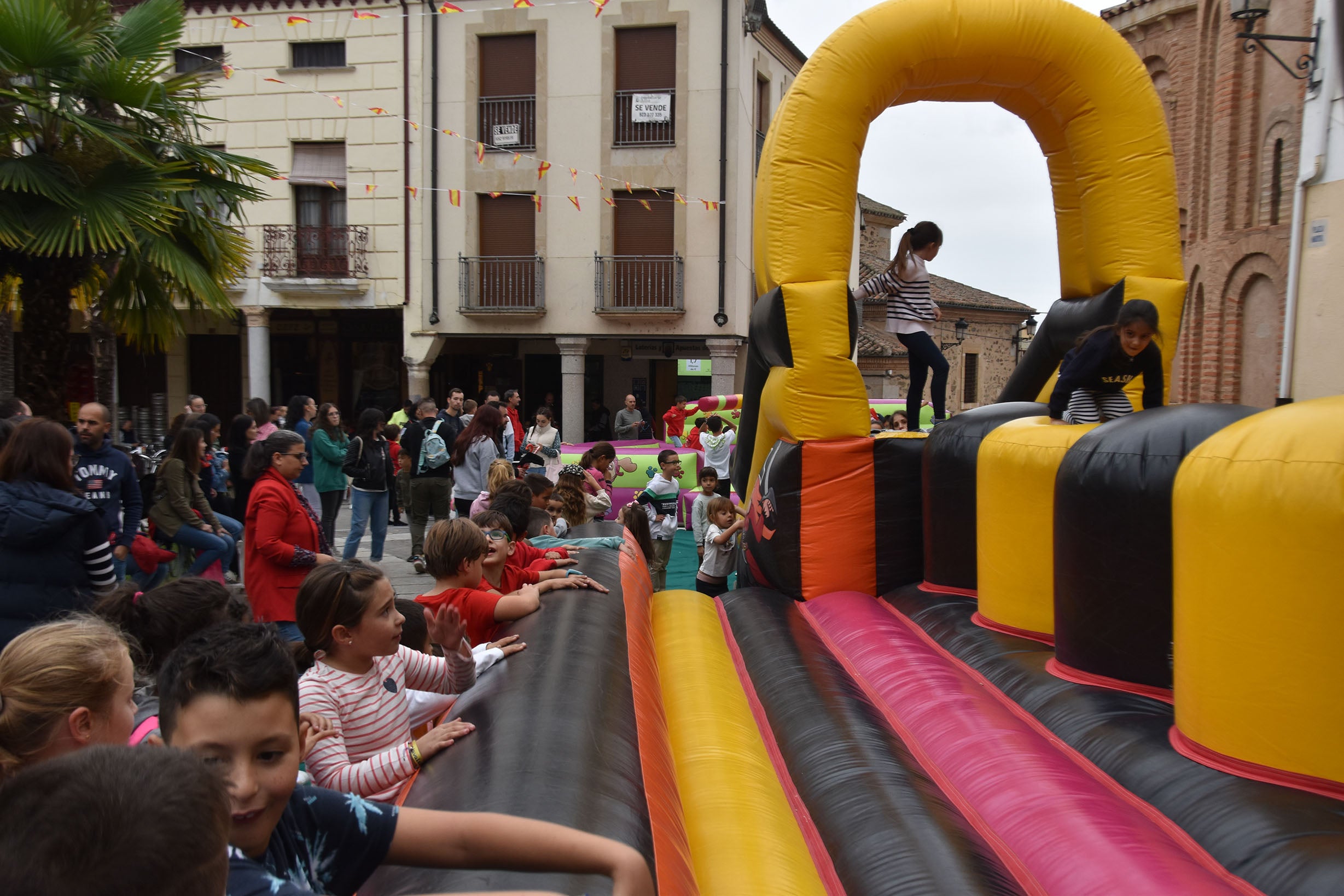 Los niños de Alba brillan en los playbacks