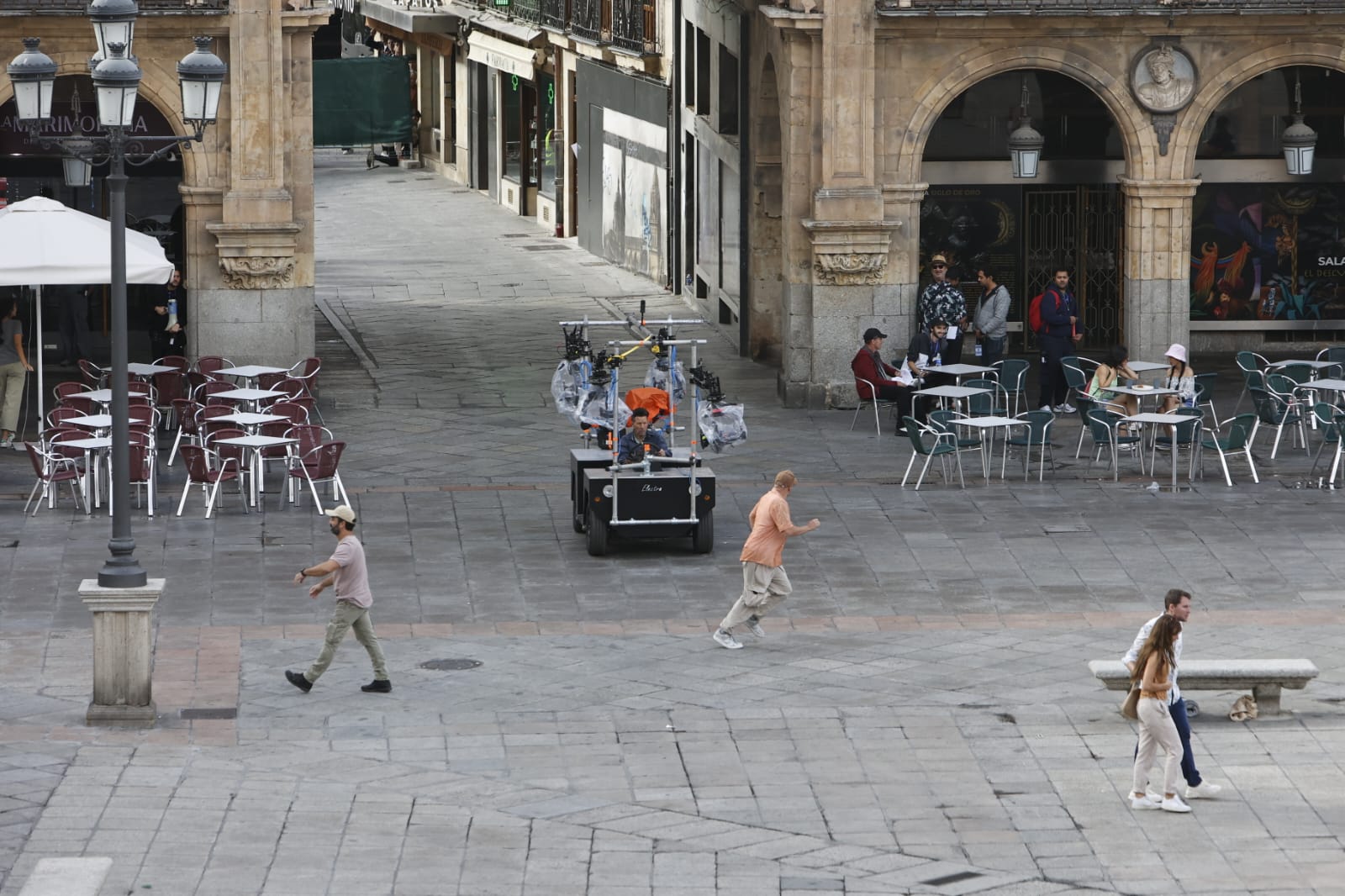 Las mejores imágenes de los actores del segundo día de rodaje de la película de Bollywood