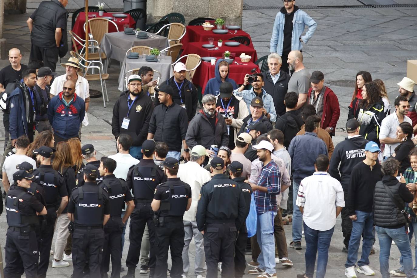 Las mejores imágenes de los actores del segundo día de rodaje de la película de Bollywood