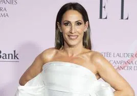 Malú asiste a la gala «Elle Cáncer Ball» en el Teatro Real.