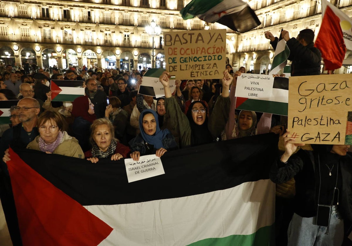 Así ha sido la manifestación a favor de Palestina en la Plaza Mayor