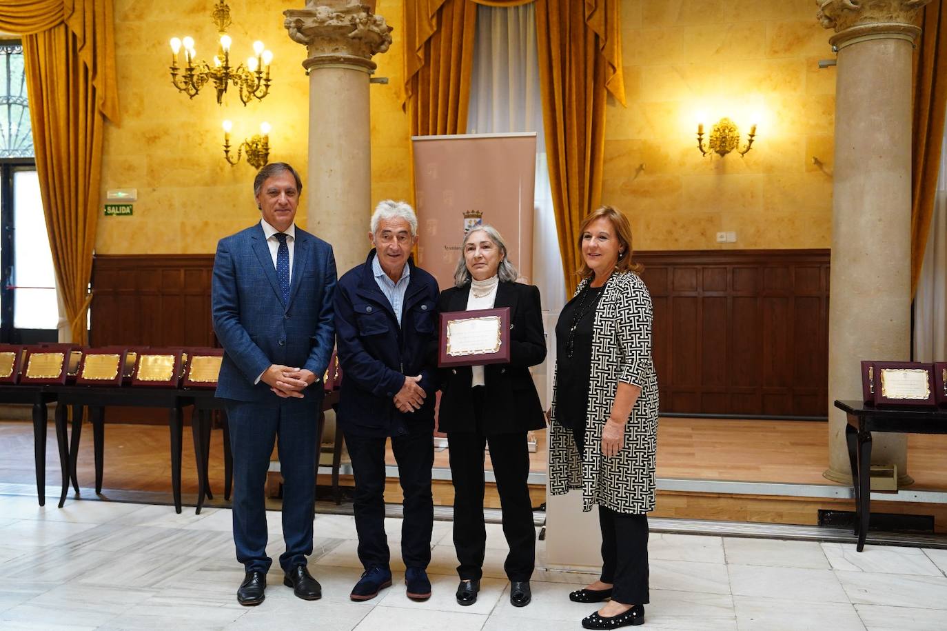 Estas son las mejores imágenes del homenaje a 43 matrimonios de Salamanca que celebran sus Bodas de Oro