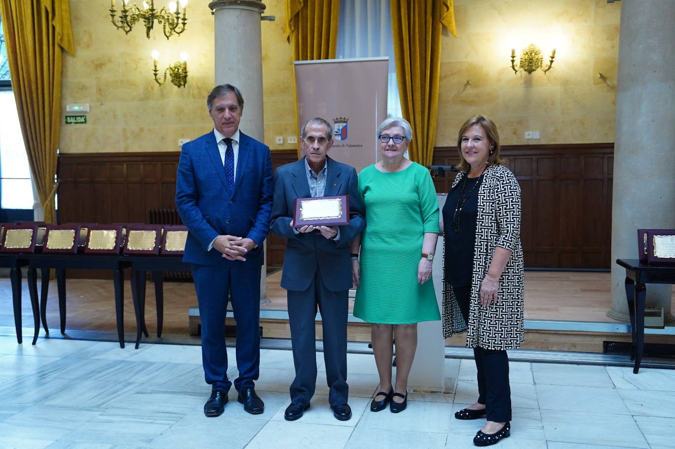 Estas son las mejores imágenes del homenaje a 43 matrimonios de Salamanca que celebran sus Bodas de Oro