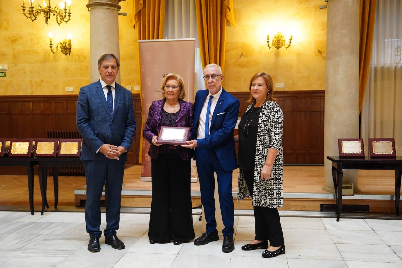 Estas son las mejores imágenes del homenaje a 43 matrimonios de Salamanca que celebran sus Bodas de Oro