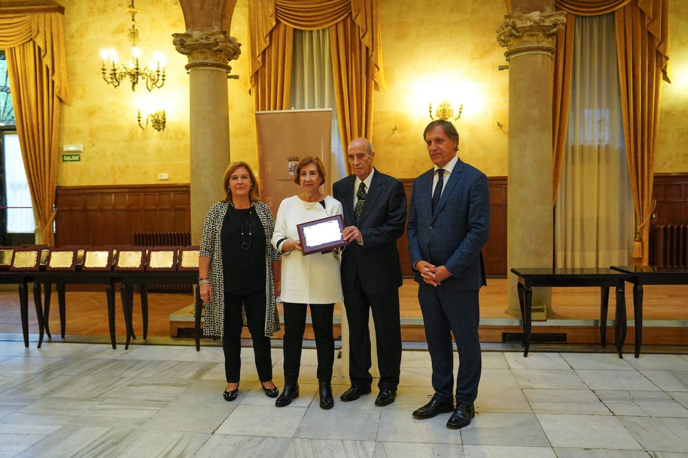 Estas son las mejores imágenes del homenaje a 43 matrimonios de Salamanca que celebran sus Bodas de Oro