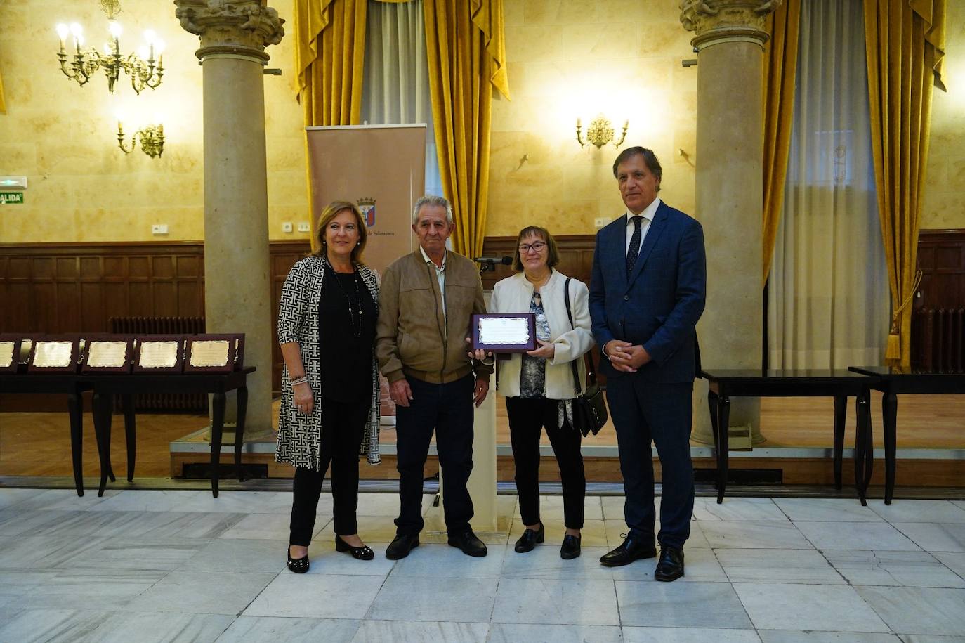 Estas son las mejores imágenes del homenaje a 43 matrimonios de Salamanca que celebran sus Bodas de Oro