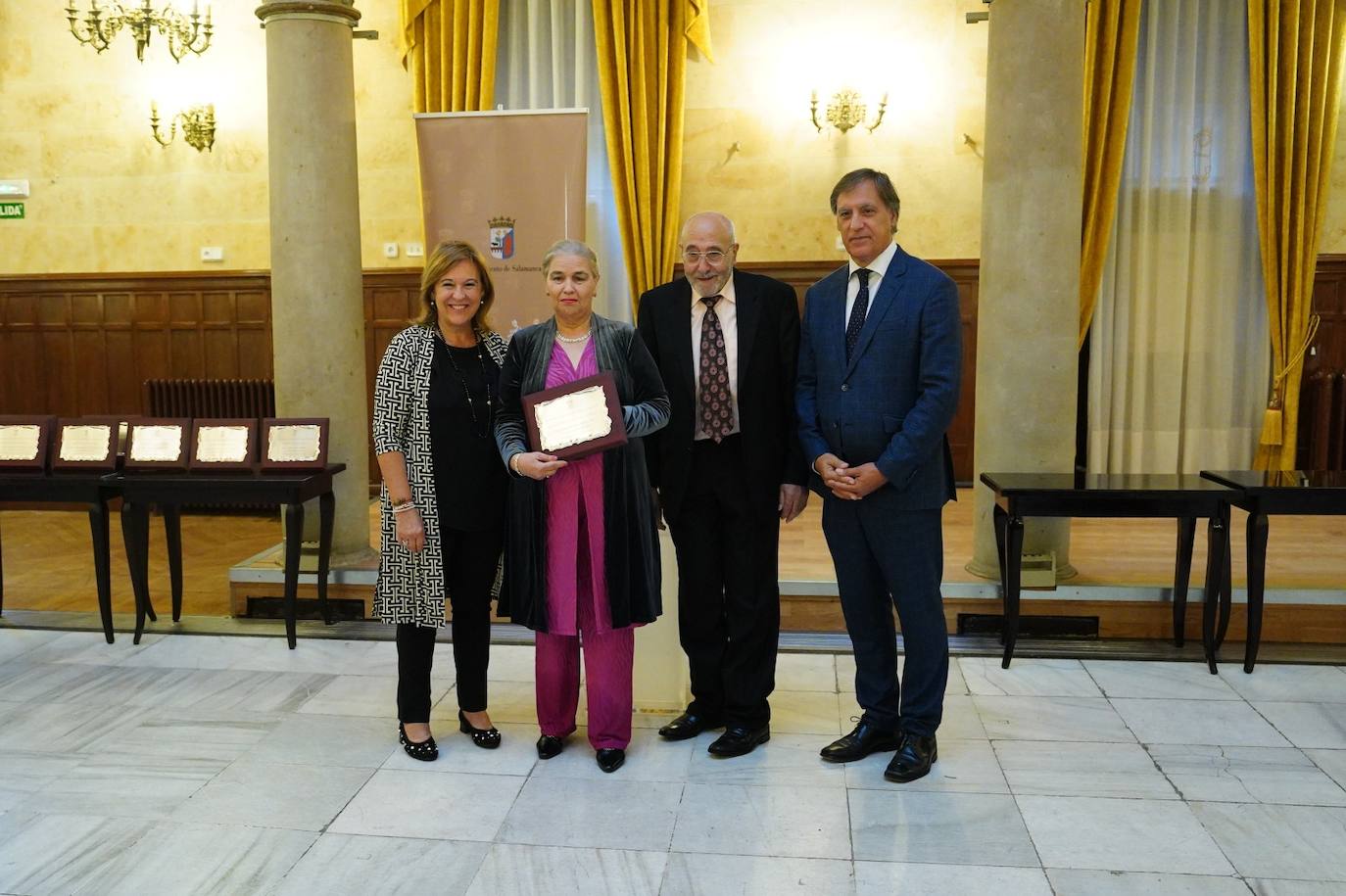 Estas son las mejores imágenes del homenaje a 43 matrimonios de Salamanca que celebran sus Bodas de Oro