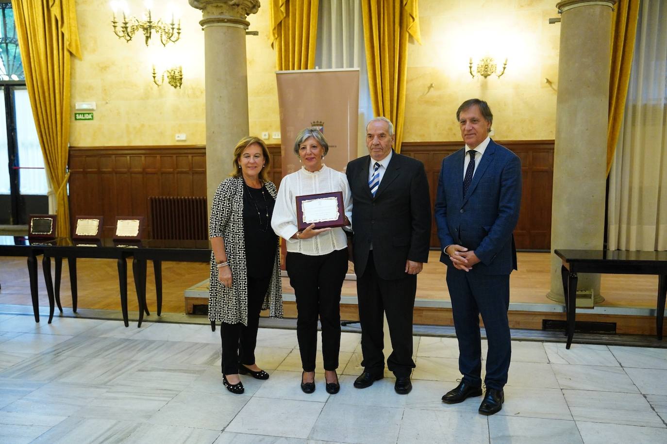 Estas son las mejores imágenes del homenaje a 43 matrimonios de Salamanca que celebran sus Bodas de Oro