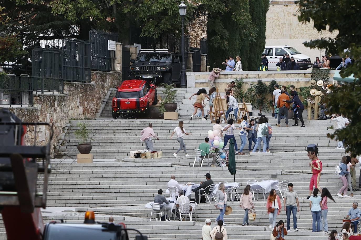 Espectacular imagen: un Mini se &#039;lanza&#039; por las escaleras de la Vaguada