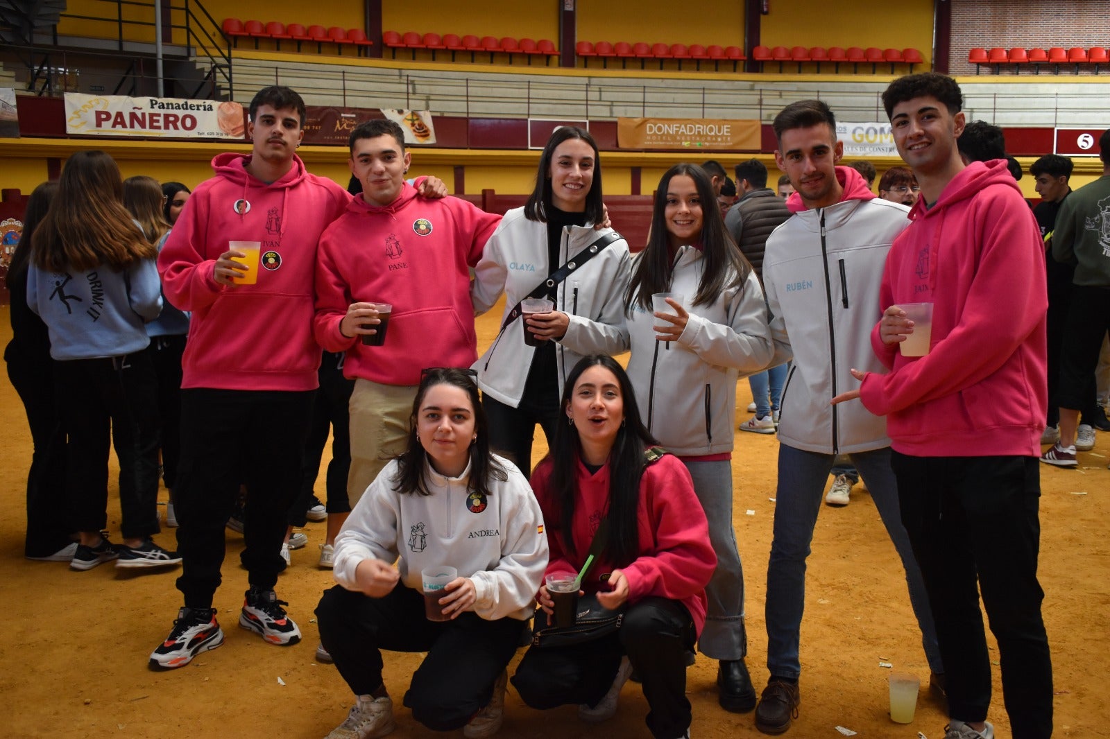 Los jóvenes de Alba inundan las calles de la villa