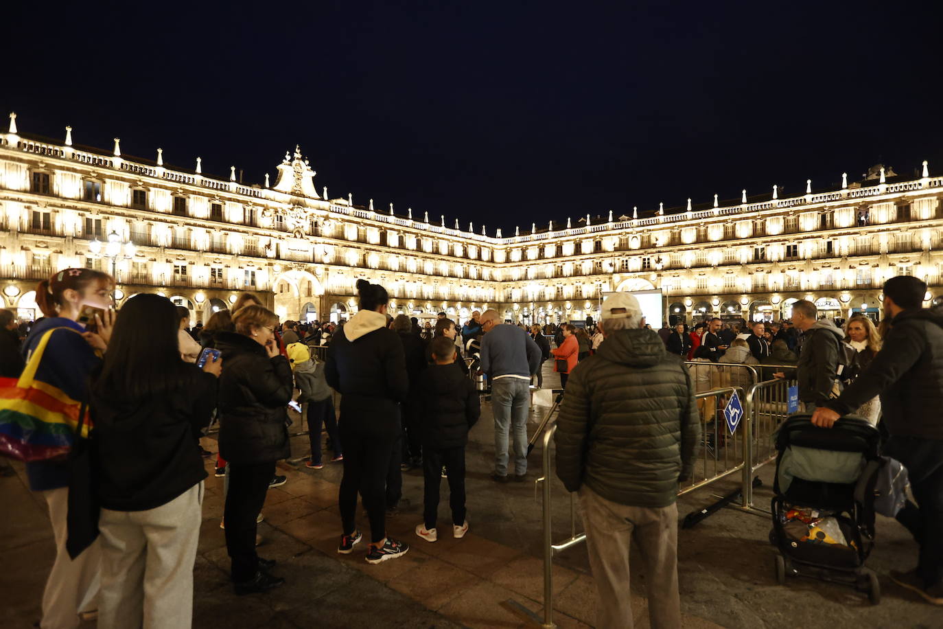 La Luna, protagonista de la noche en la Plaza Mayor