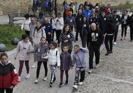 Participantes de todas las edades en la XXXIII Marcha de Asprodes Ciudad Rodrigo