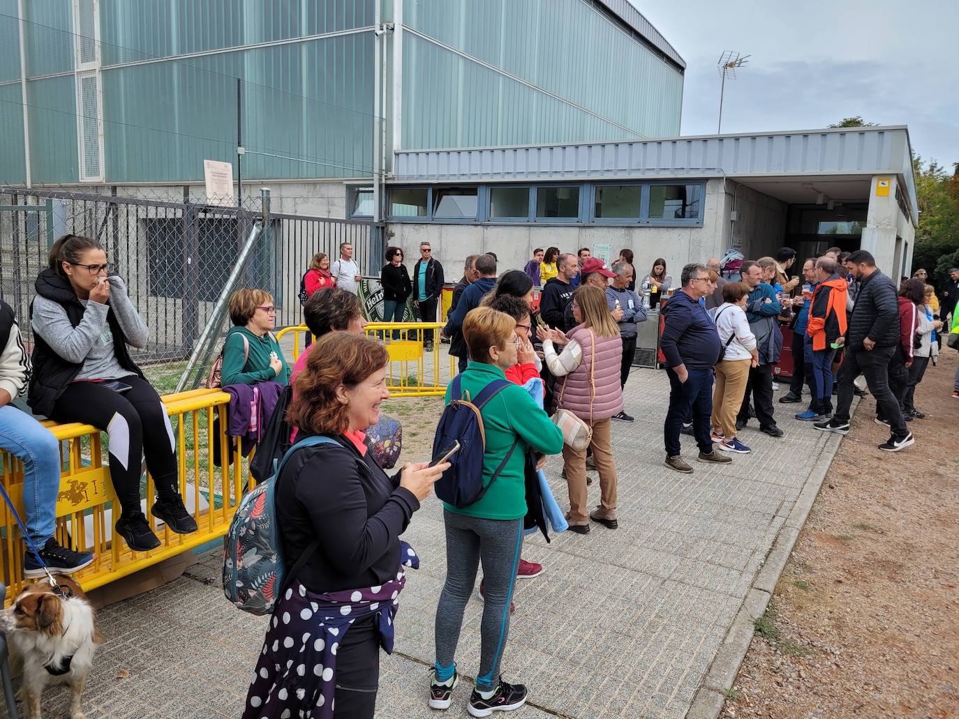 Fiesta, solidaridad y baile en la salida de la XXXIII Marcha de Asprodes