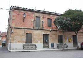 La Casa Consistorial de La Vellés, libre de amianto, como todos los espacios públicos del municipio armuñés tras ser revisados