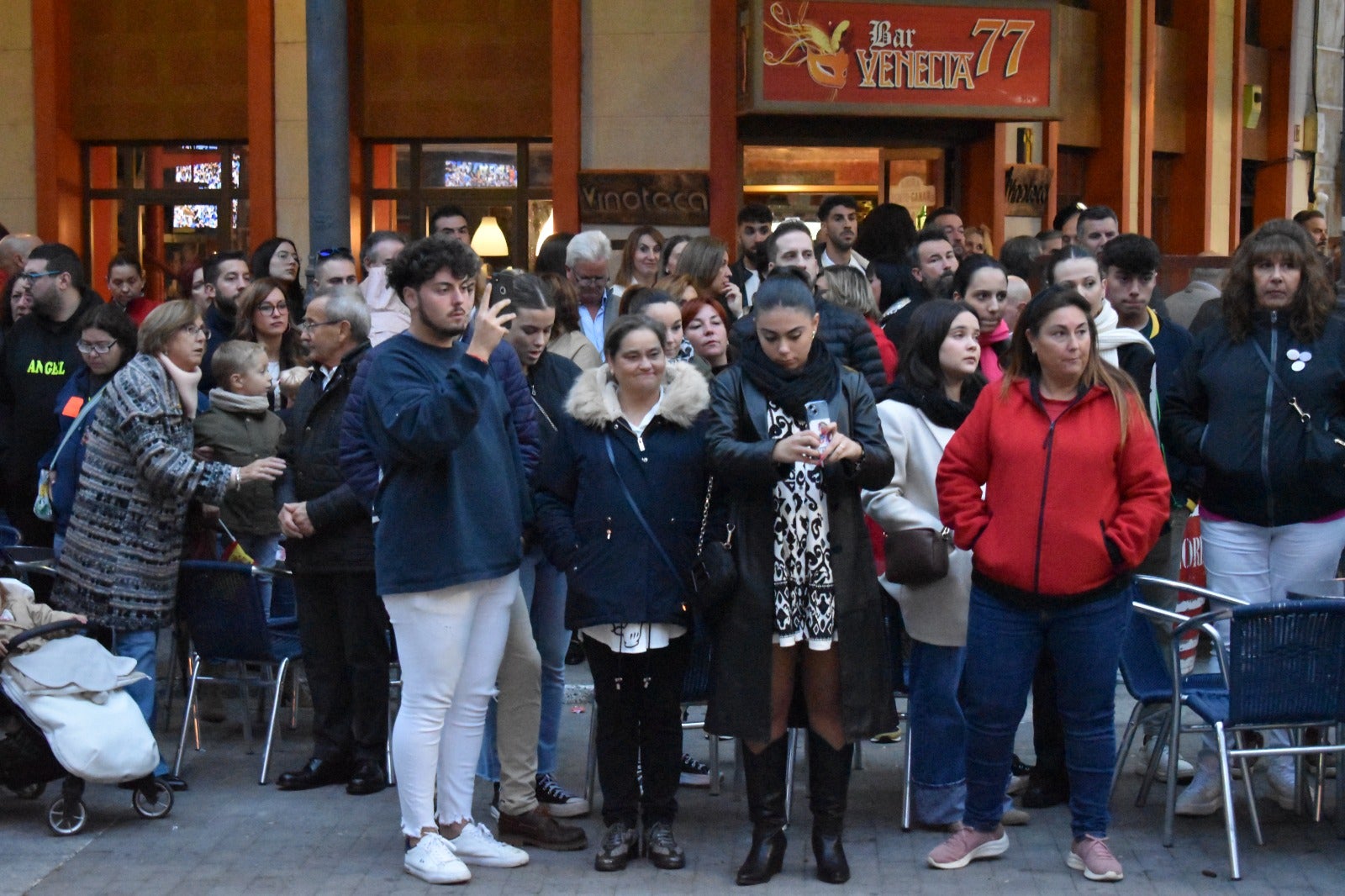 Alba de Tormes dice adiós a Santa Teresa bajo la lluvia