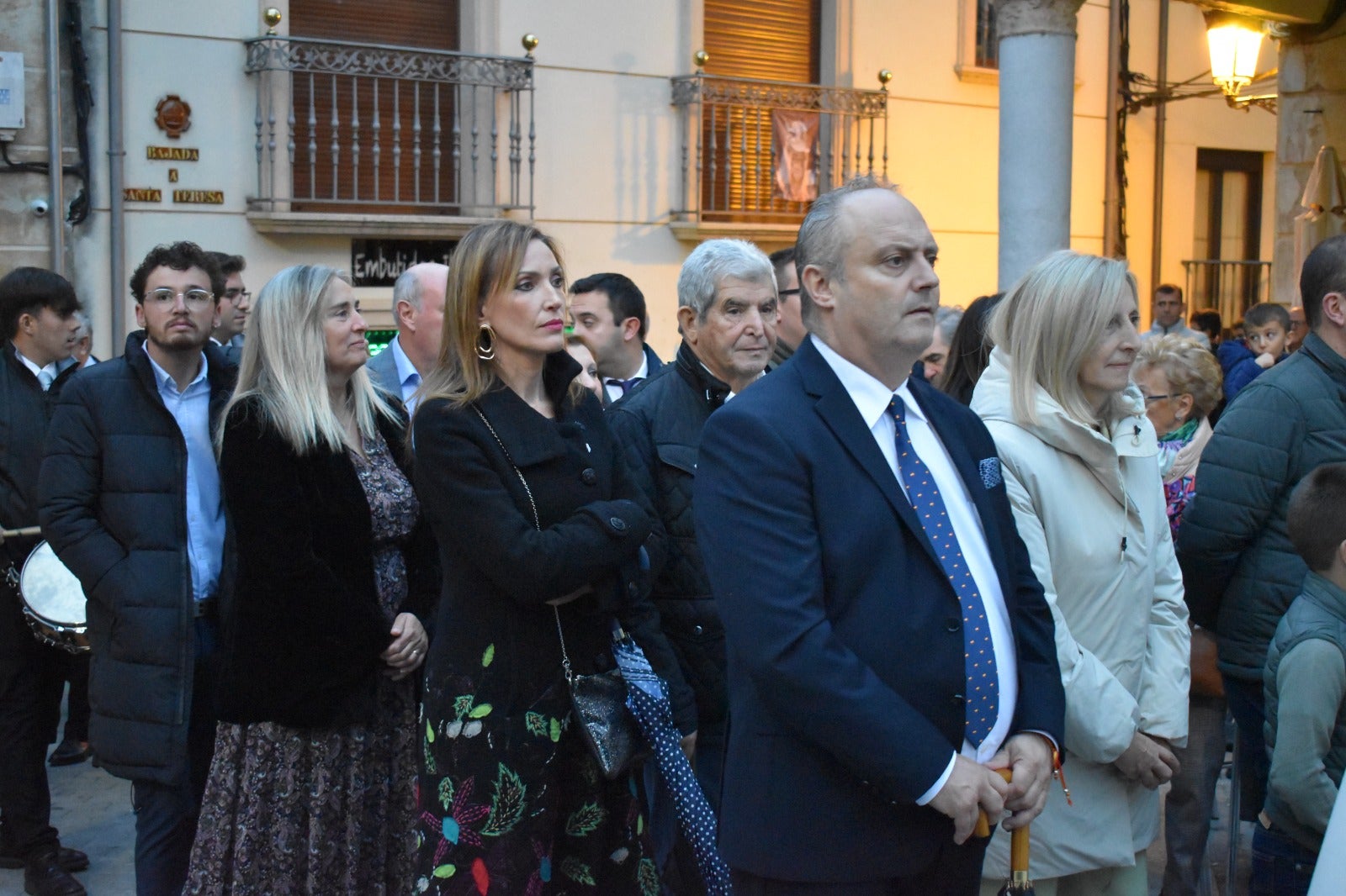 Alba de Tormes dice adiós a Santa Teresa bajo la lluvia