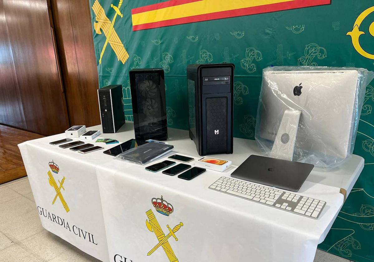 Material intervenido por la Guardia Civil en la operación