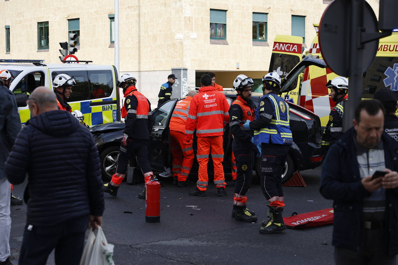 Así fue el aparatoso accidente que colapsó el barrio de Capuchinos