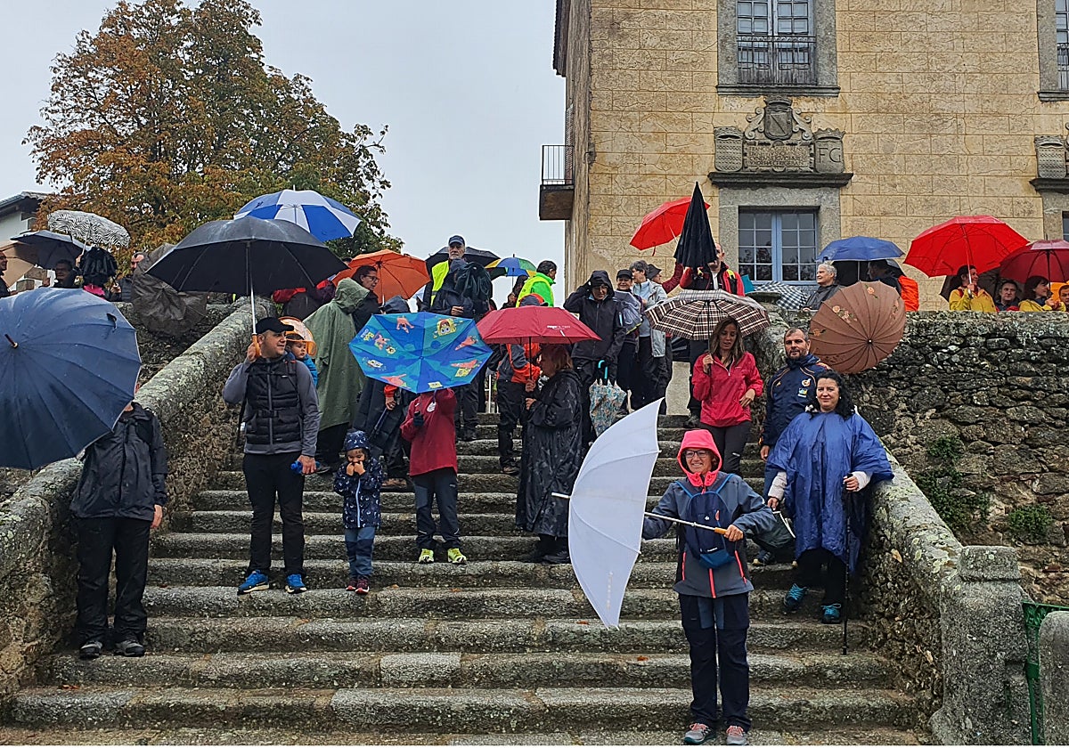 Participantes en la marcha del Otoño Bejarano en el jardín de El Bosque en la edición de 2022.