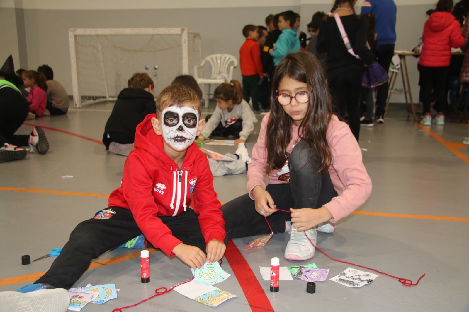 Los niños de Santa Marta, Villares, Aldeatejada y Villamayor, los primeros en celebrar la fiesta de Halloween