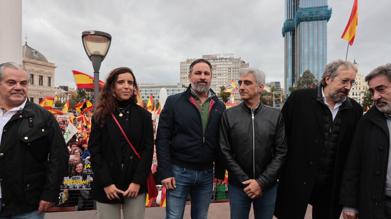 Más de 100.000 personas protestan contra la amnistía en Colón: &quot;¡Sánchez traidor!&quot;