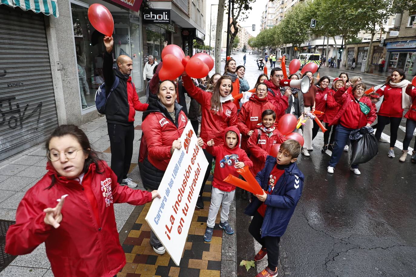 Salamanca llena sus calles con un nuevo éxito de la Carrera de los Mil Pasos