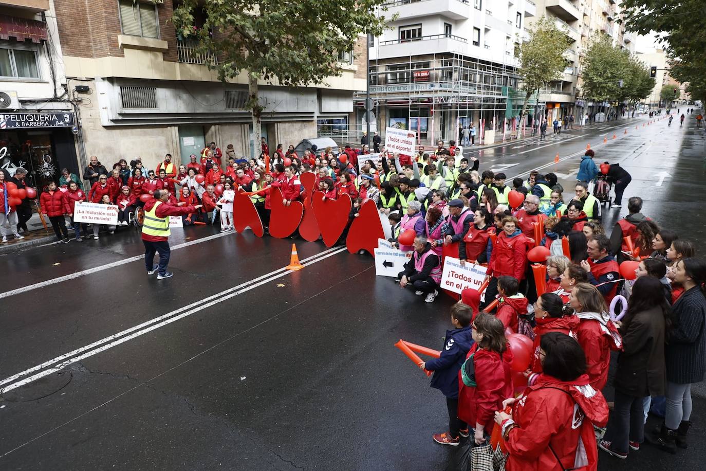 Salamanca llena sus calles con un nuevo éxito de la Carrera de los Mil Pasos