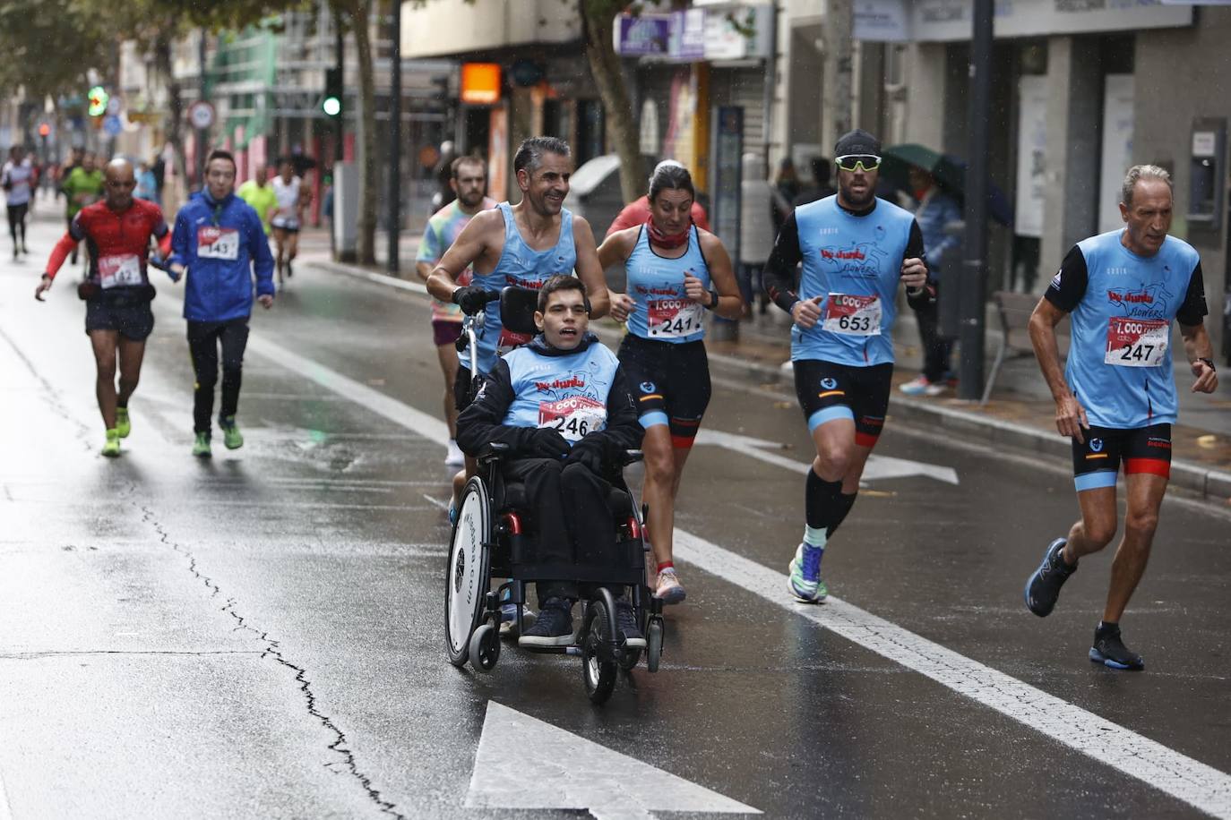 Salamanca llena sus calles con un nuevo éxito de la Carrera de los Mil Pasos