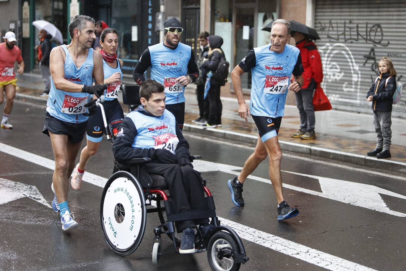 Salamanca llena sus calles con un nuevo éxito de la Carrera de los Mil Pasos