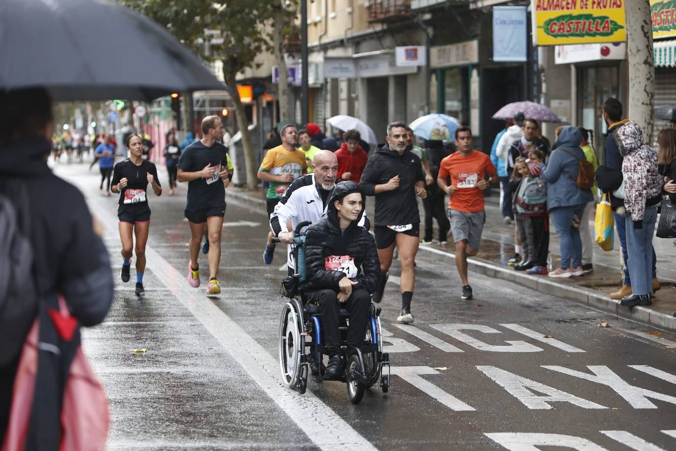 Salamanca llena sus calles con un nuevo éxito de la Carrera de los Mil Pasos