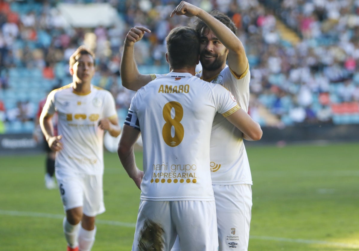 La plantilla del Salamanca UDS celebrando su última victoria frente al Villaralbo.