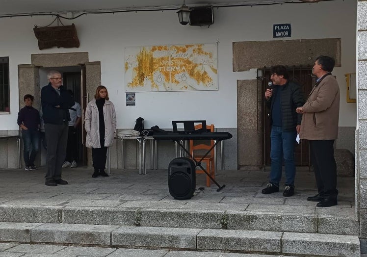 Homenaje en recuerdo a Manuel García en Salmoral.