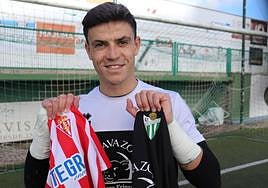 Rabanillo, en el Municipal con las camisetas de Sporting y Guijuelo.
