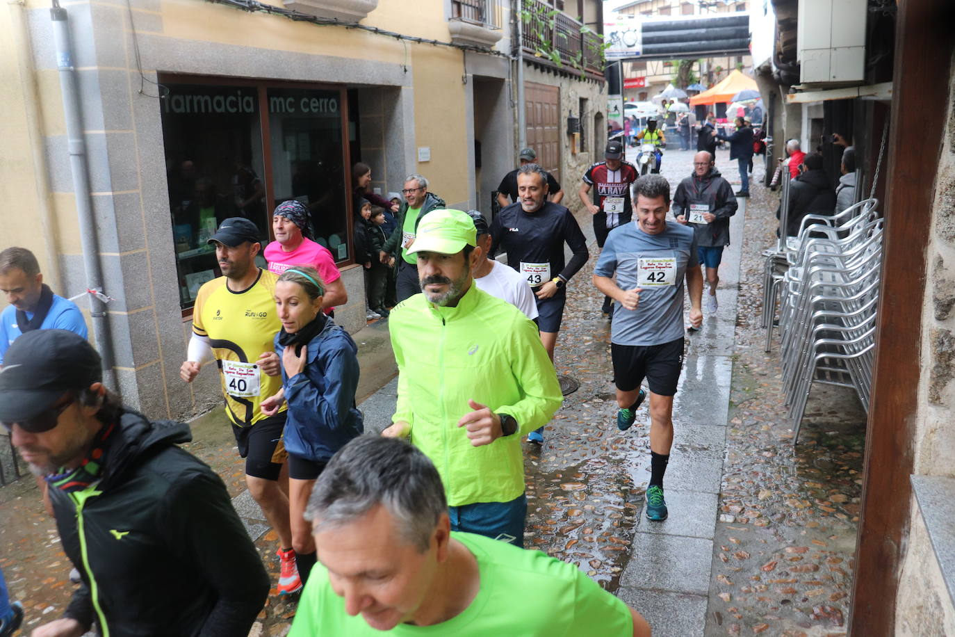 La lluvia no puede con la carrera de los lagares rupestres de San Esteban de la Sierra