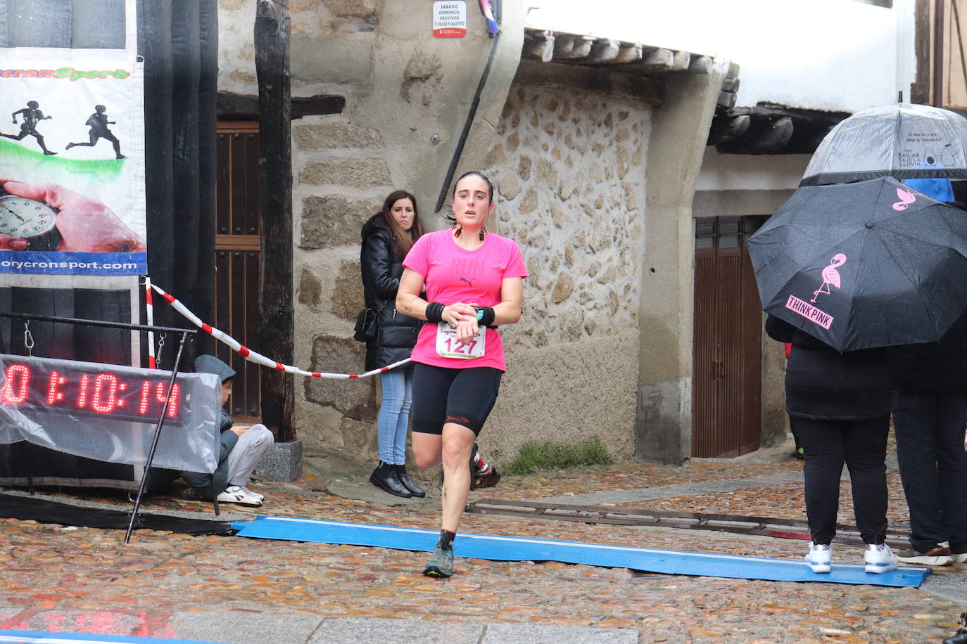 La lluvia no puede con la carrera de los lagares rupestres de San Esteban de la Sierra