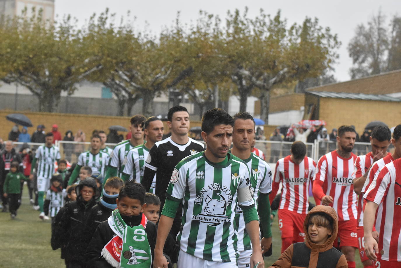 La primera visita del Sporting de Gijón a Guijuelo, en imágenes