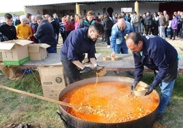 Villaflores reúne a 500 personas en la Morquera con la tradicional capea