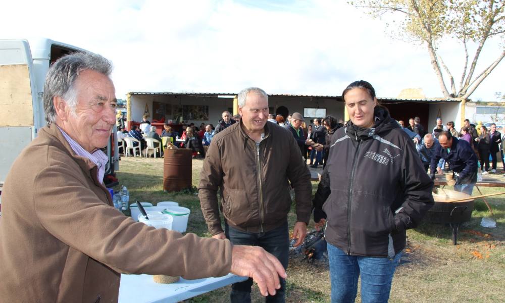 Villaflores reúne a 500 personas en la Morquera con la tradicional capea