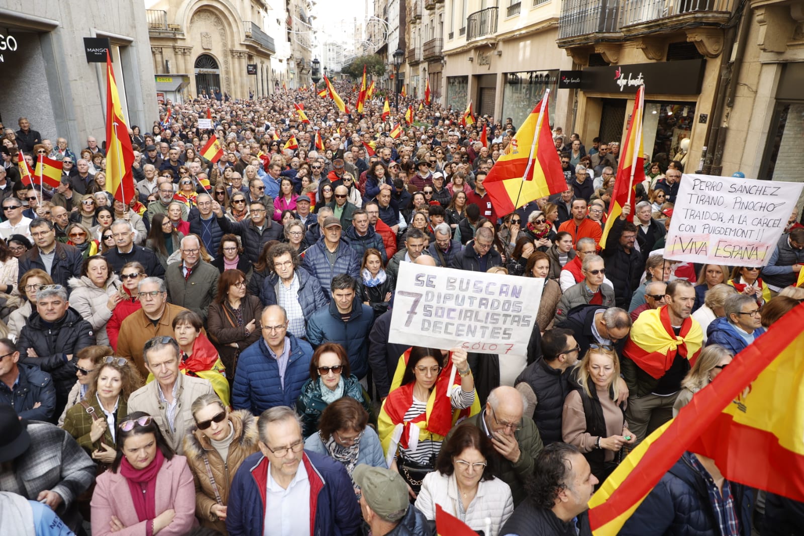 La manifestación contra la amnistía en Salamanca, en imágenes