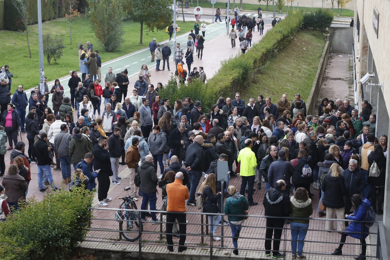 Nervios entre los 10.000 opositores a celador en Salamanca