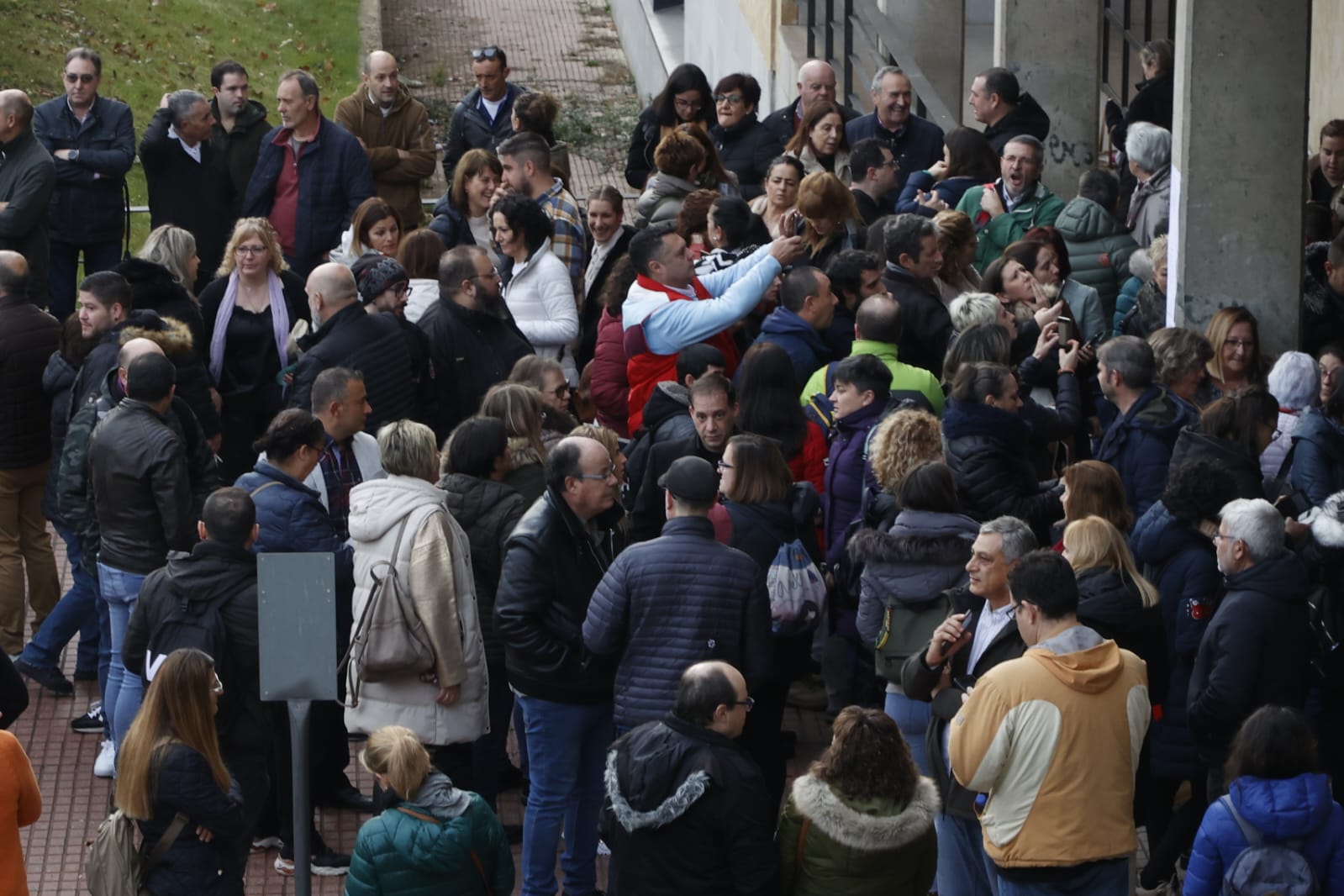 Nervios entre los 10.000 opositores a celador en Salamanca