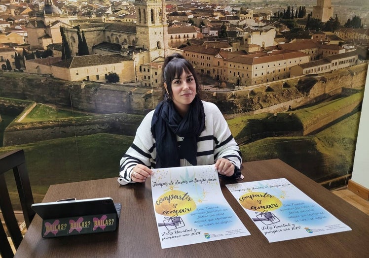 La delegada de Infancia y Familia, Paola Martín, presentó la campaña navideña.