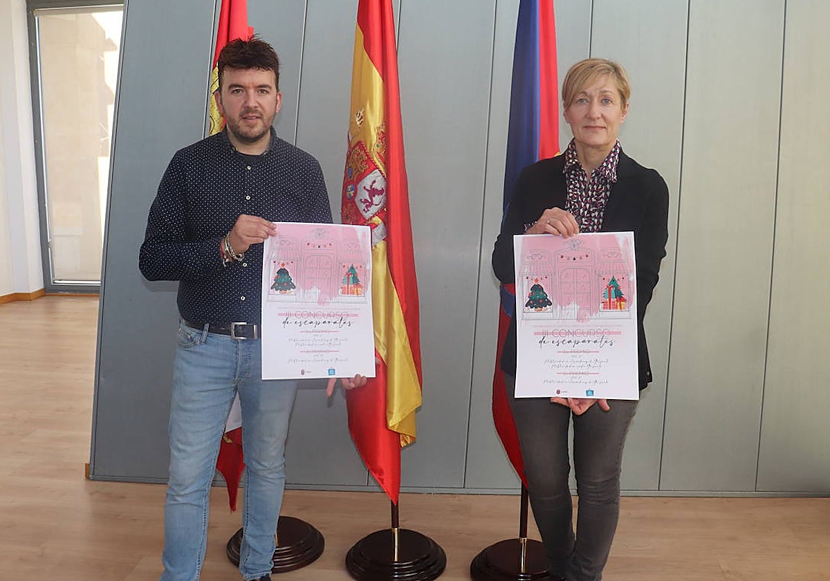 Roberto H. Garabaya y Yolanda Alonso presentaron las bases del concurso.