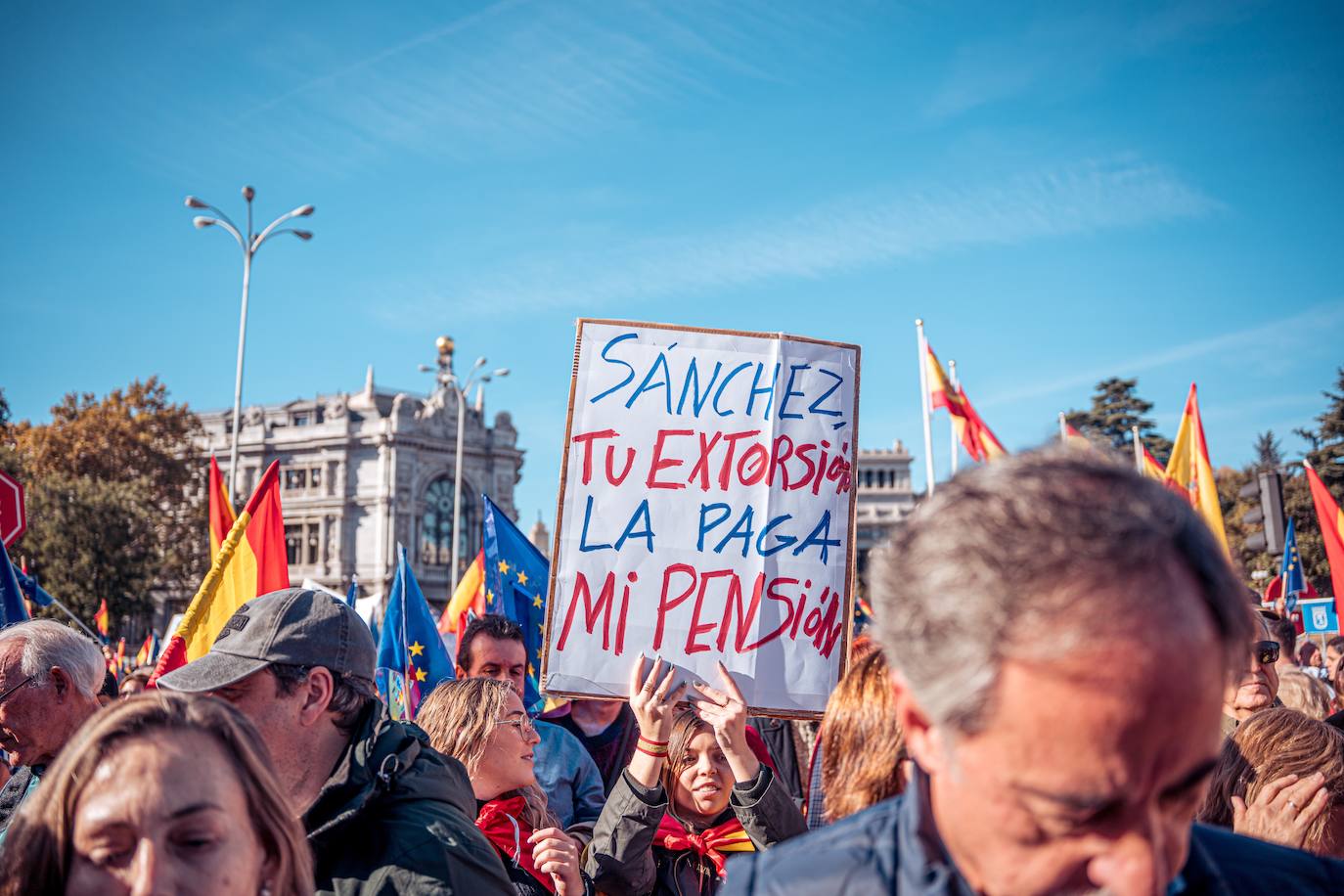 Un millón de personas se manifiestan contra la amnistía en Cibeles según los organizadores