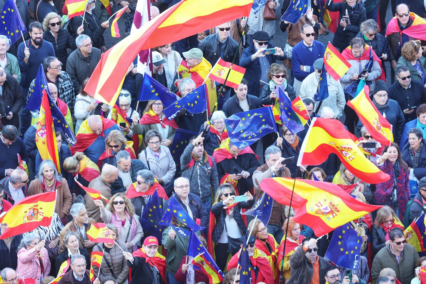 Un millón de personas se manifiestan contra la amnistía en Cibeles según los organizadores